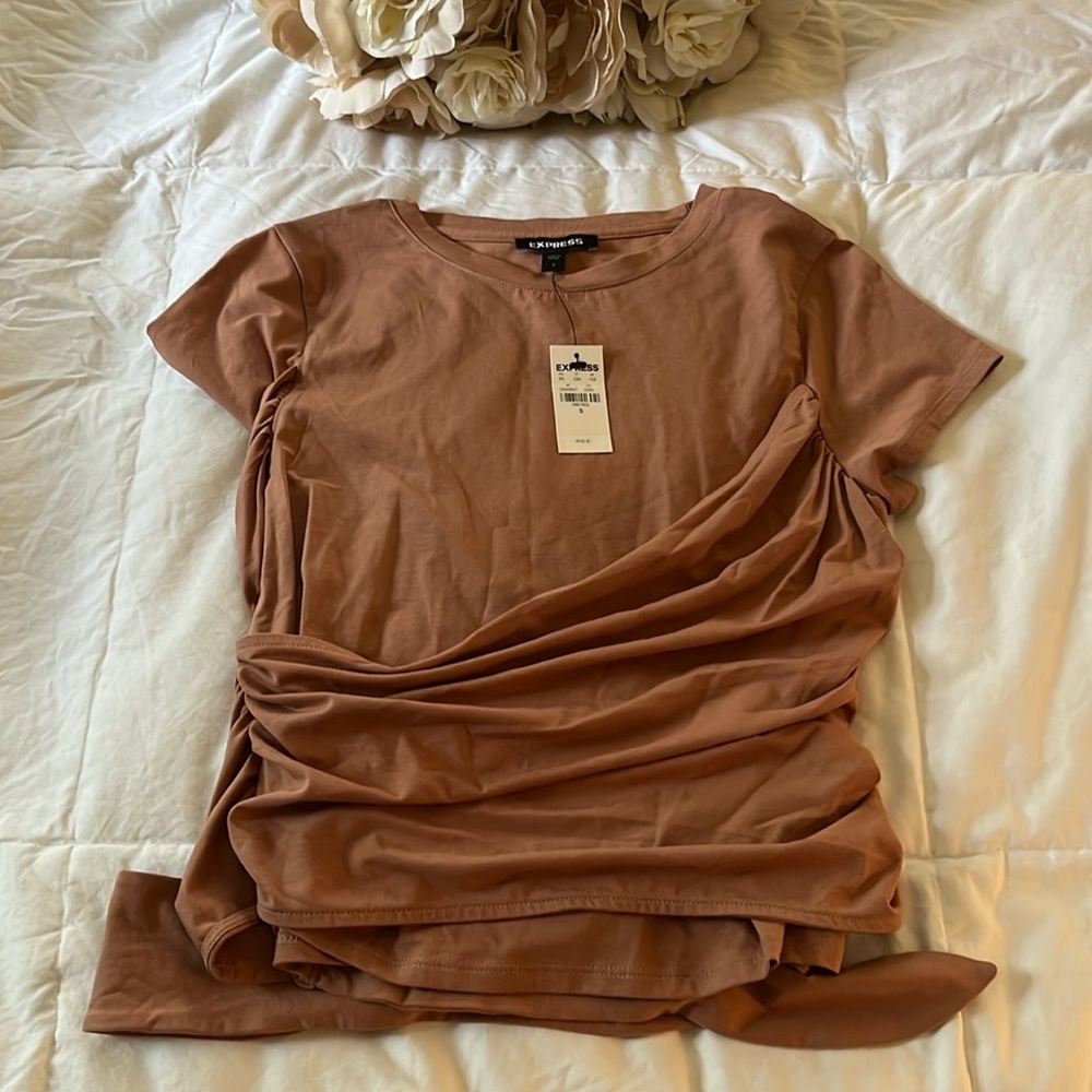 NWT Express ladies stretchy short sleeve blouse. Wrap detail and ruching. Sz sm